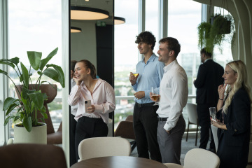 Naše večírky jsou legendární, proto kromě vánočního pořádáme i letní.