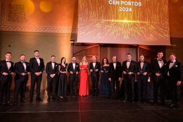 Vánoční večírek, jehož součástí je každoroční oceňování nejlepších zaměstnanců.